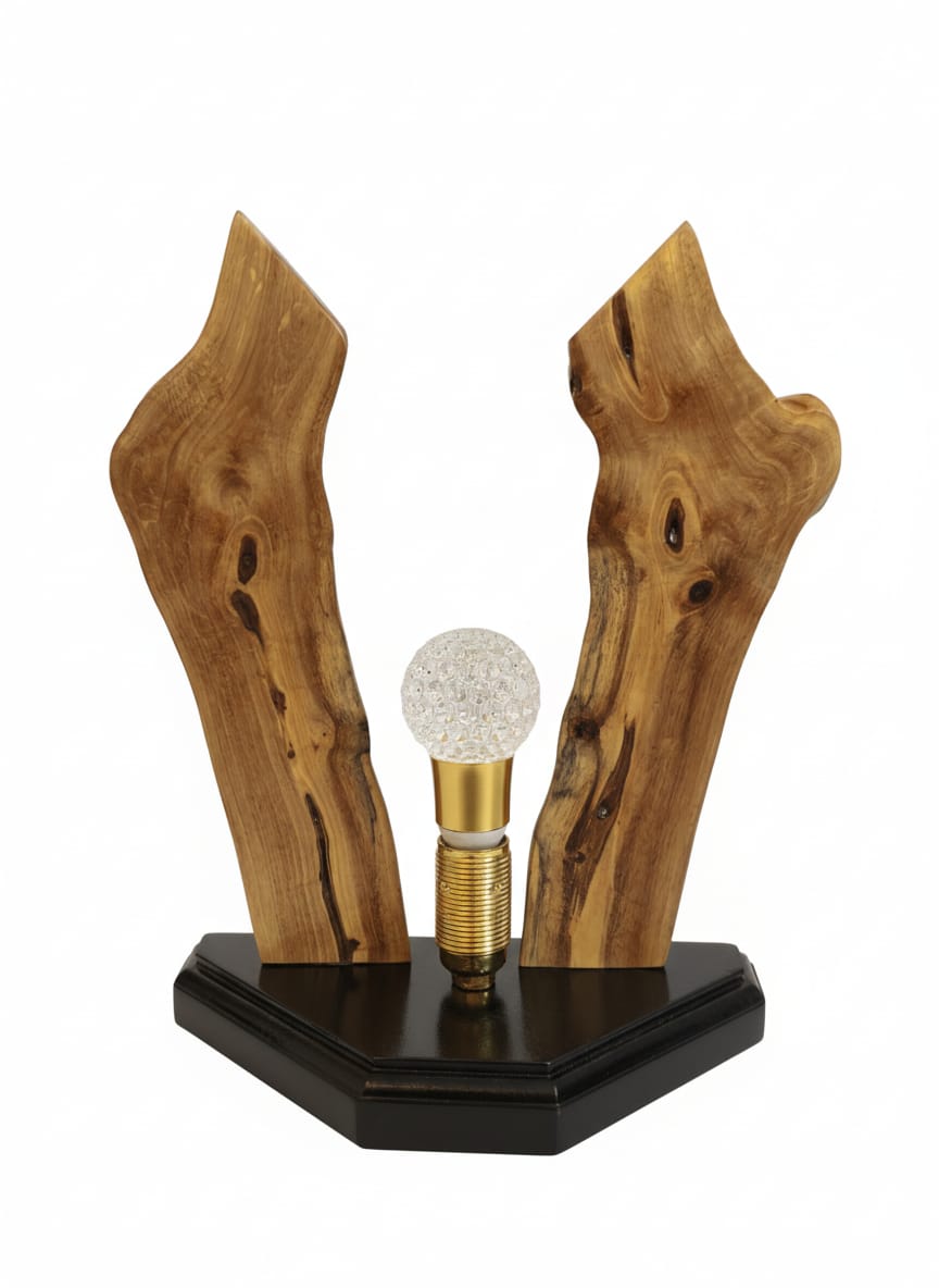 Veioza artizanala din lemn de nuc